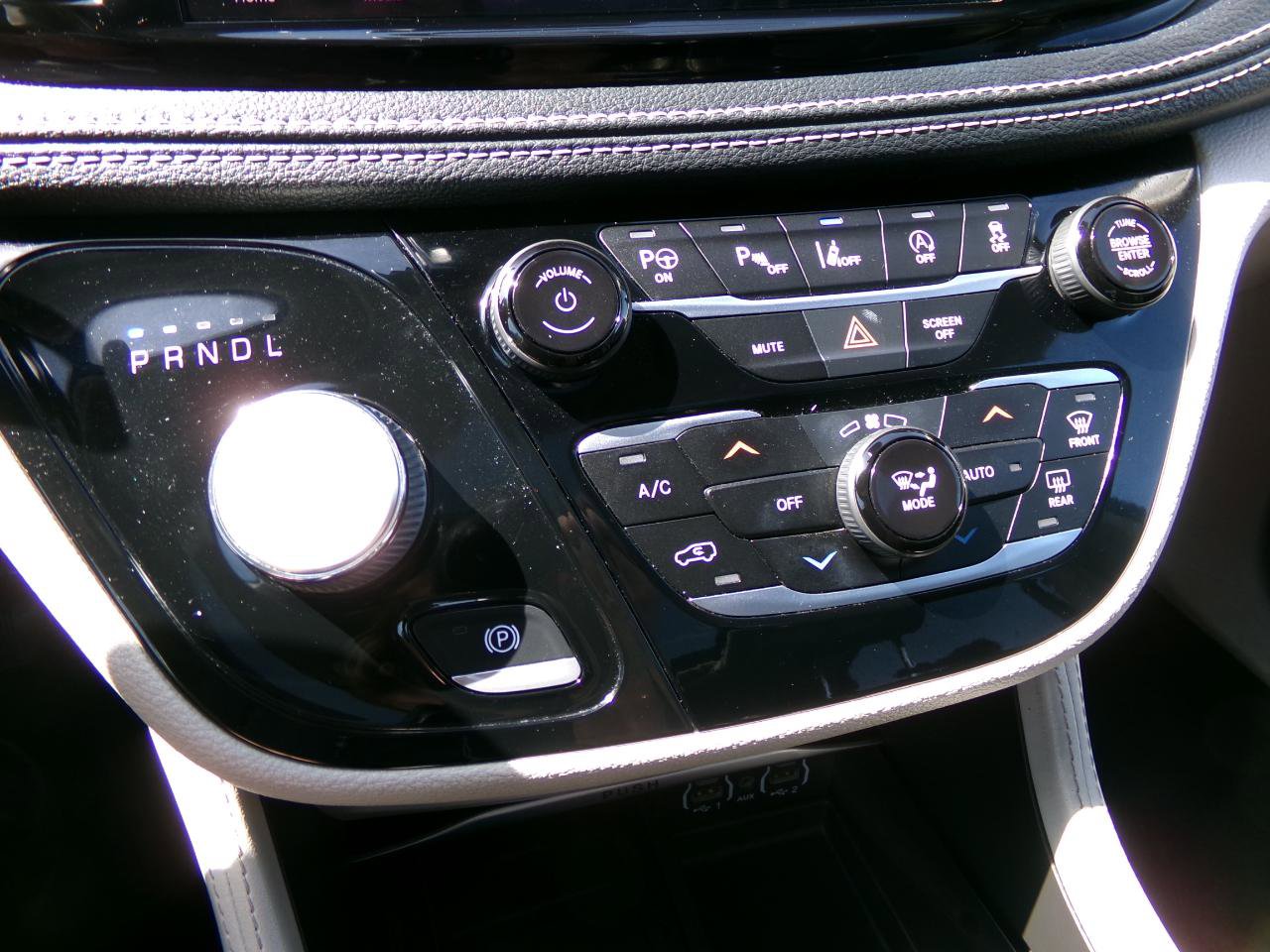 Used 2022 Chrysler Pacifica Limited FWD image 31