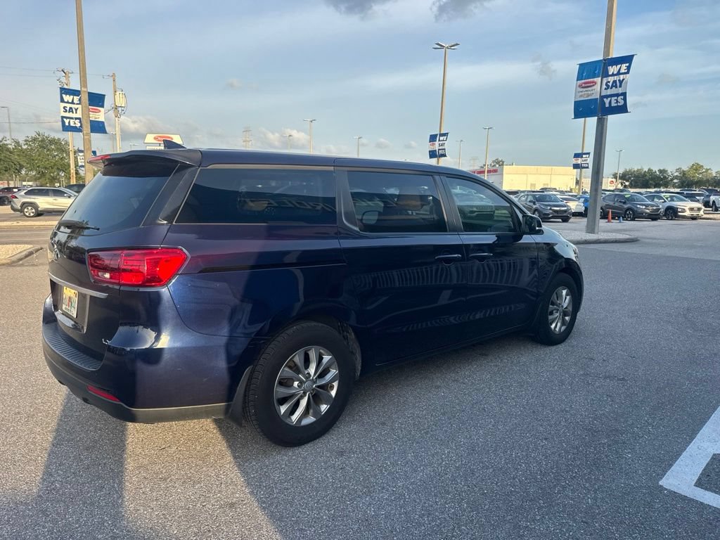 Used 2019 Kia Sedona LX FWD image 4