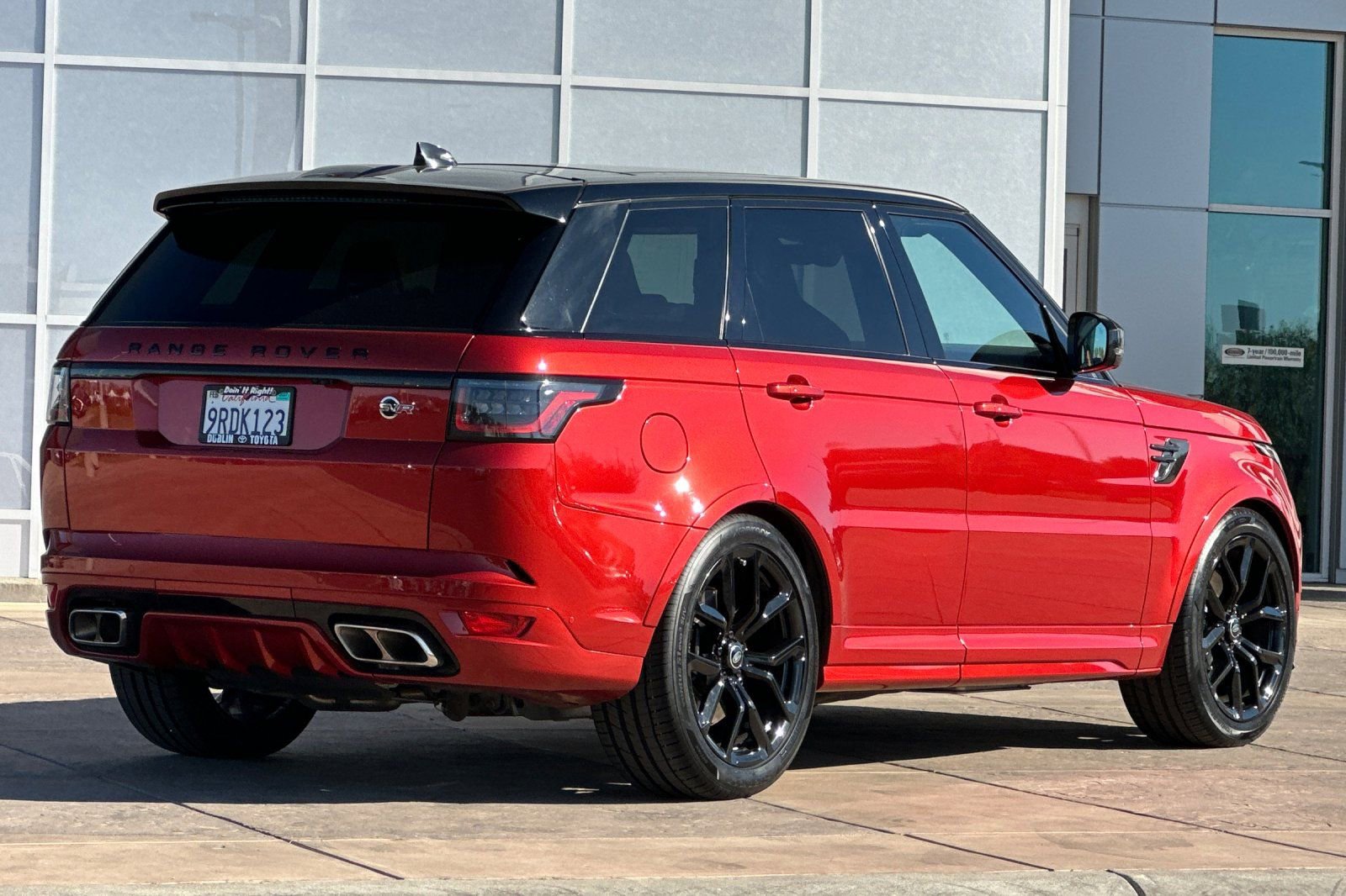 Used 2022 Land Rover Range Rover Sport SVR image 4