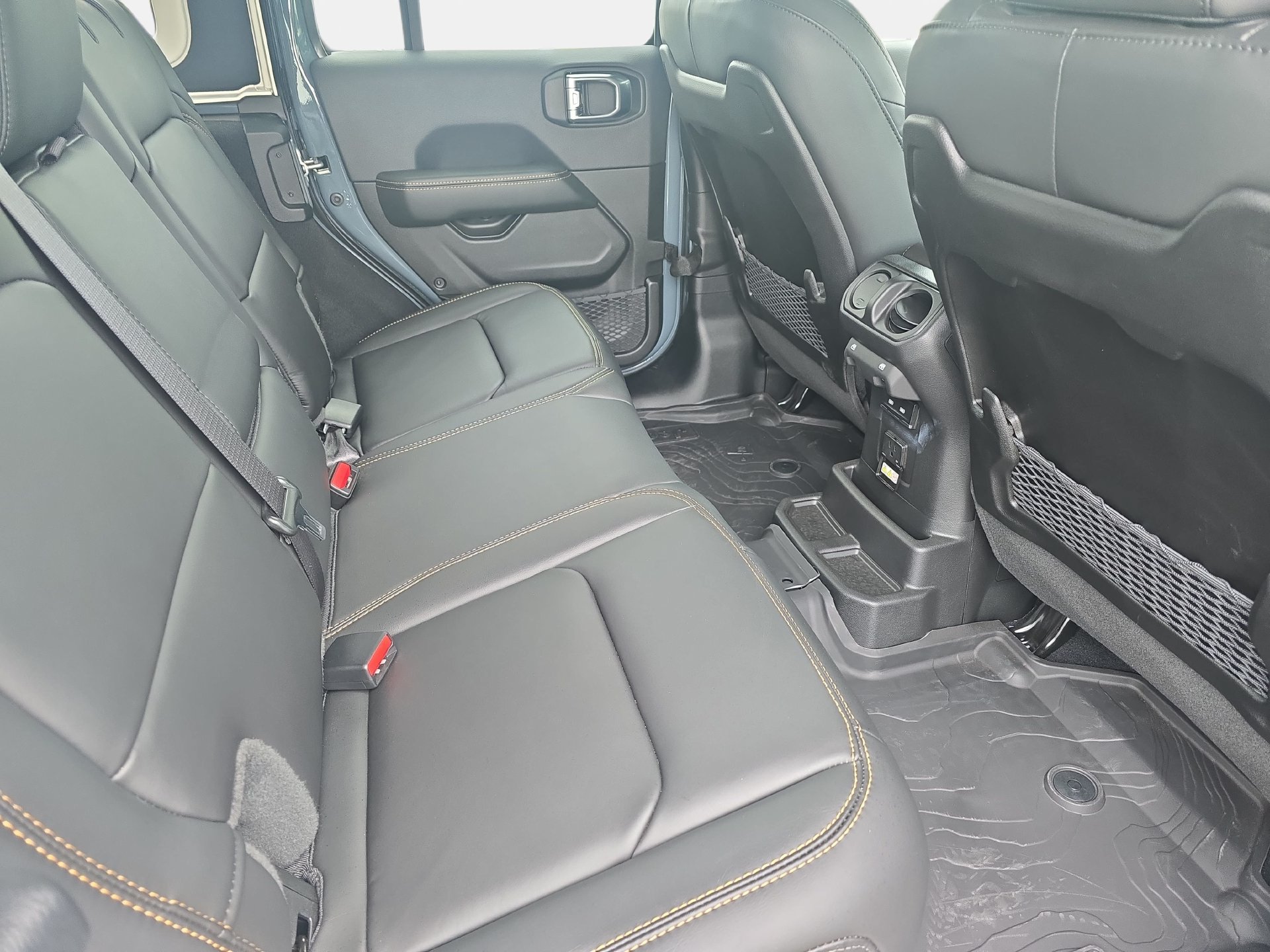 Used 2025 Jeep Wrangler Unlimited Rubicon 392 AWD/4WD image 11