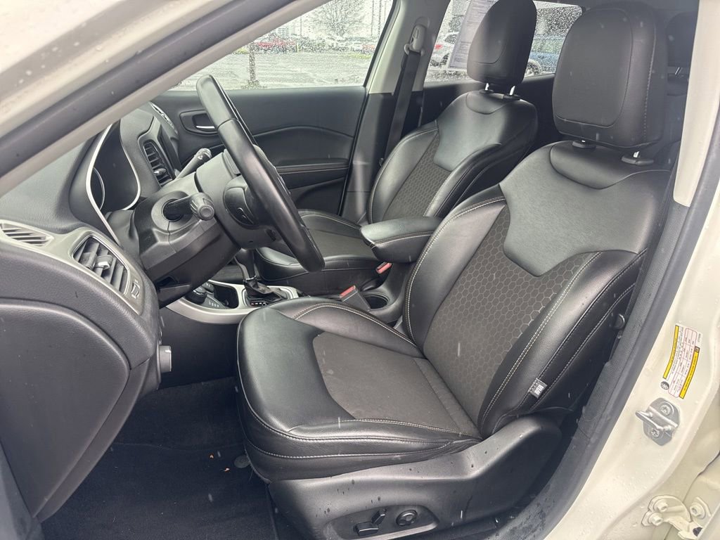 Used 2020 Jeep Compass Latitude w/ Popular Equipment Group image 10