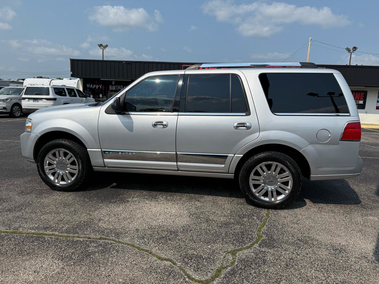 Used 2012 Lincoln Navigator 2WD image 3
