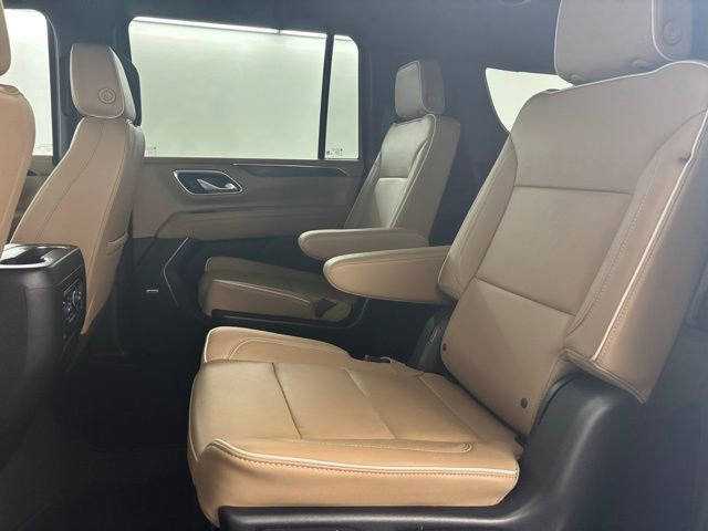 Used 2024 Chevrolet Suburban Premier image 15
