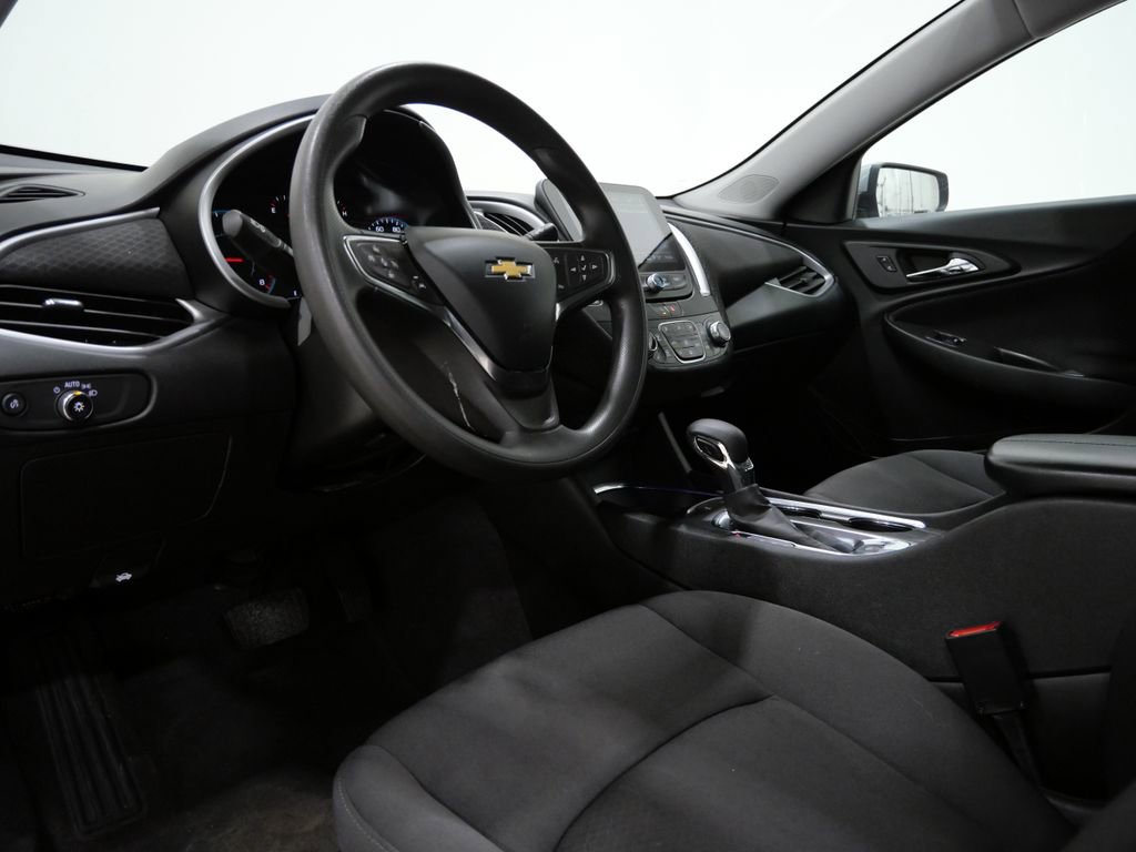 Used 2024 Chevrolet Malibu LT image 11