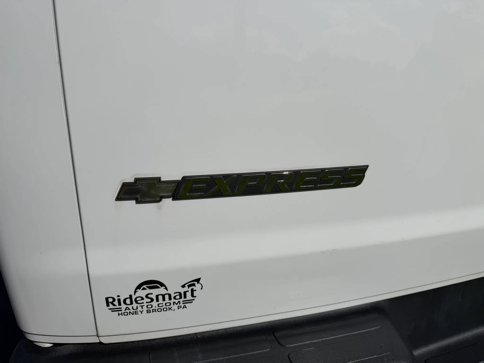 Used 2019 Chevrolet Express 2500 w/ Driver Convenience Package RWD image 32