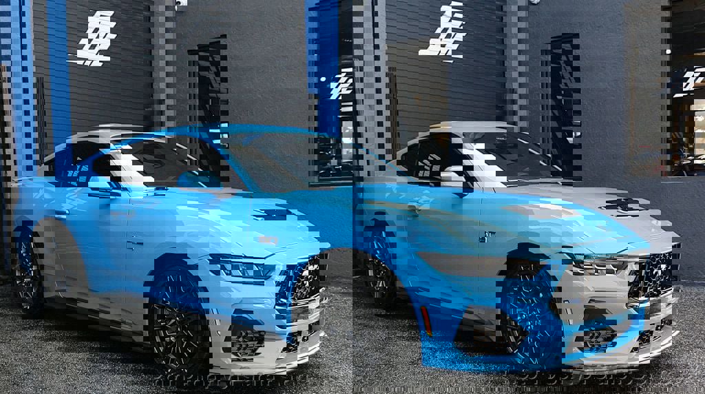 Used 2025 Ford Mustang GT image 3