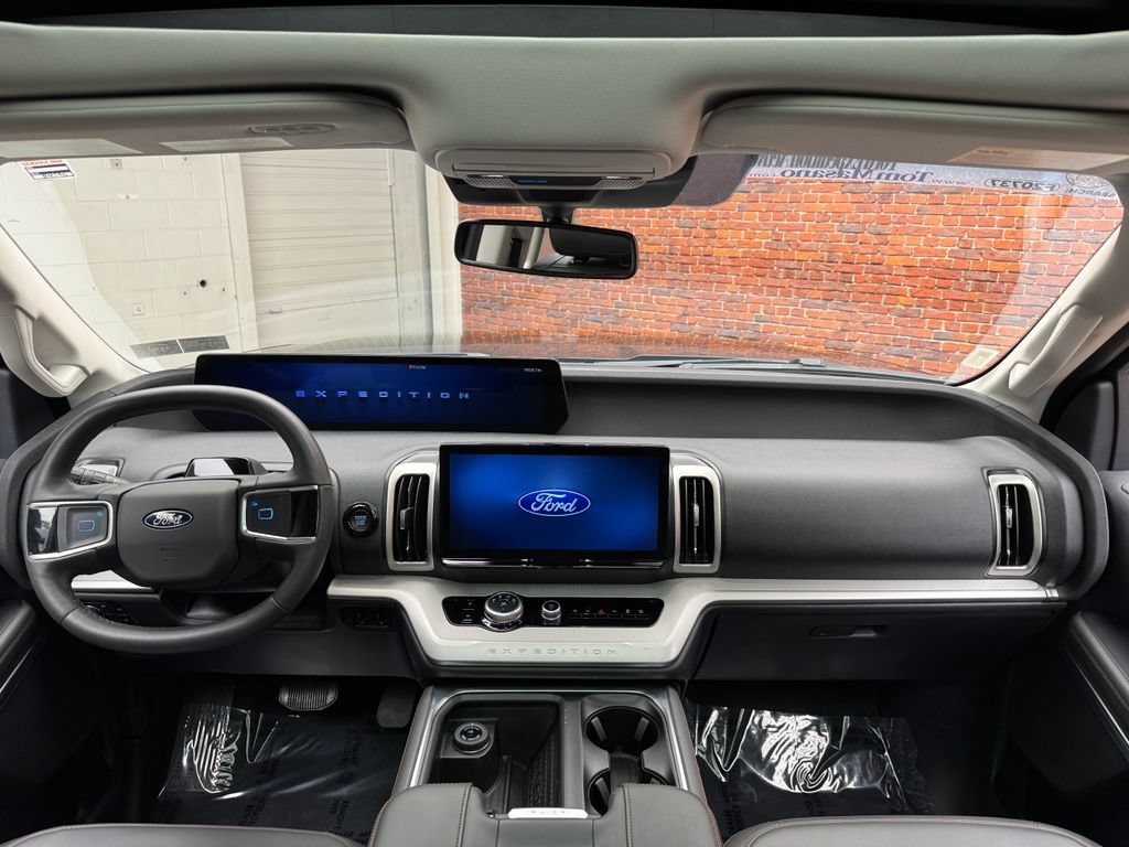 Certified 2025 Ford Expedition Active AWD/4WD image 13