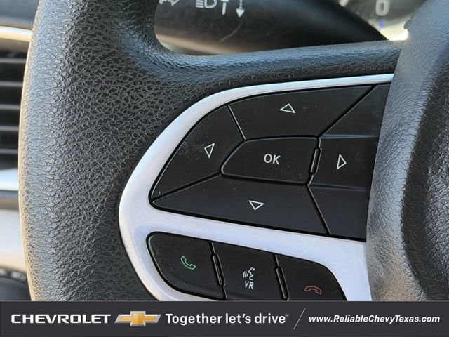 Used 2021 Chrysler Voyager LX FWD image 14