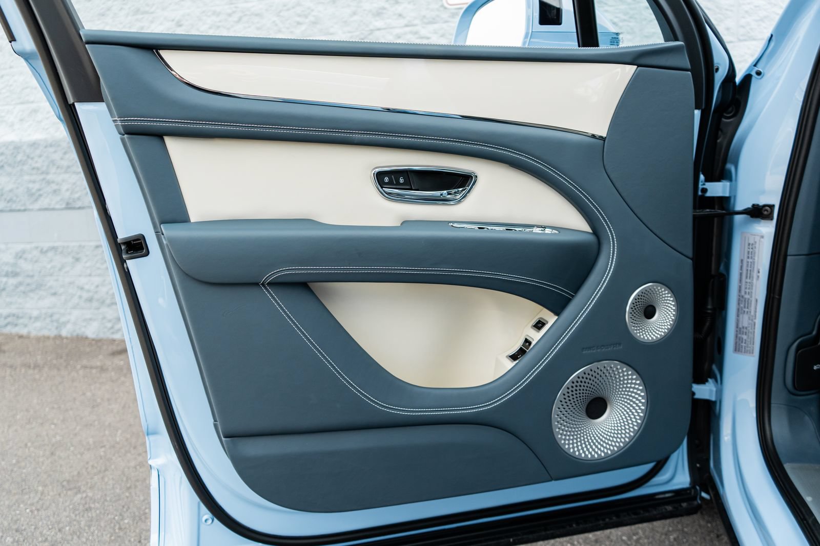 New 2026 Bentley Bentayga AWD/4WD image 23
