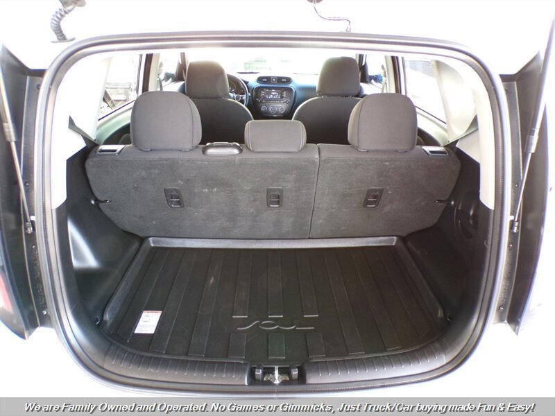 Used 2018 Kia Soul FWD image 11