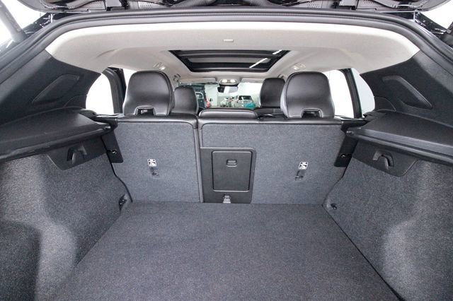 Certified 2025 Volvo XC40 B5 Core image 27