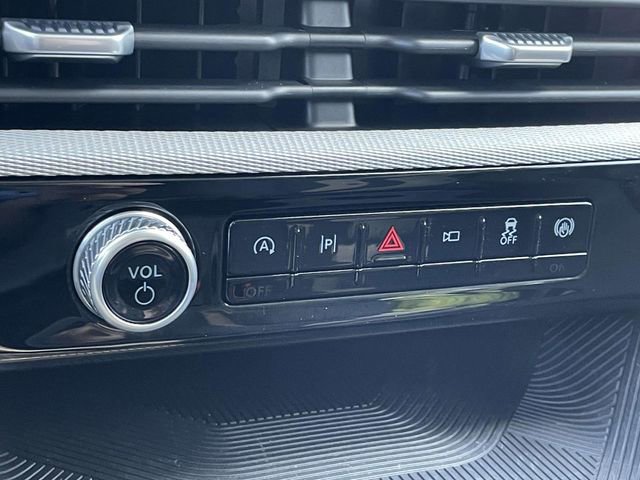 Used 2025 Ford Explorer Active RWD image 21