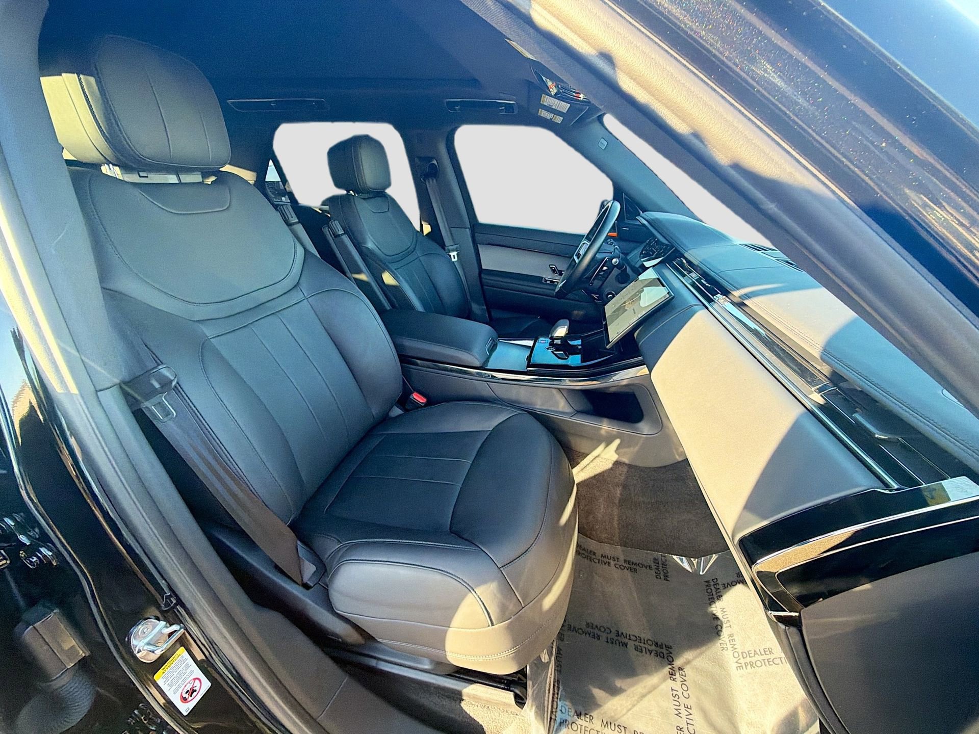 Used 2024 Land Rover Range Rover Sport SE image 17