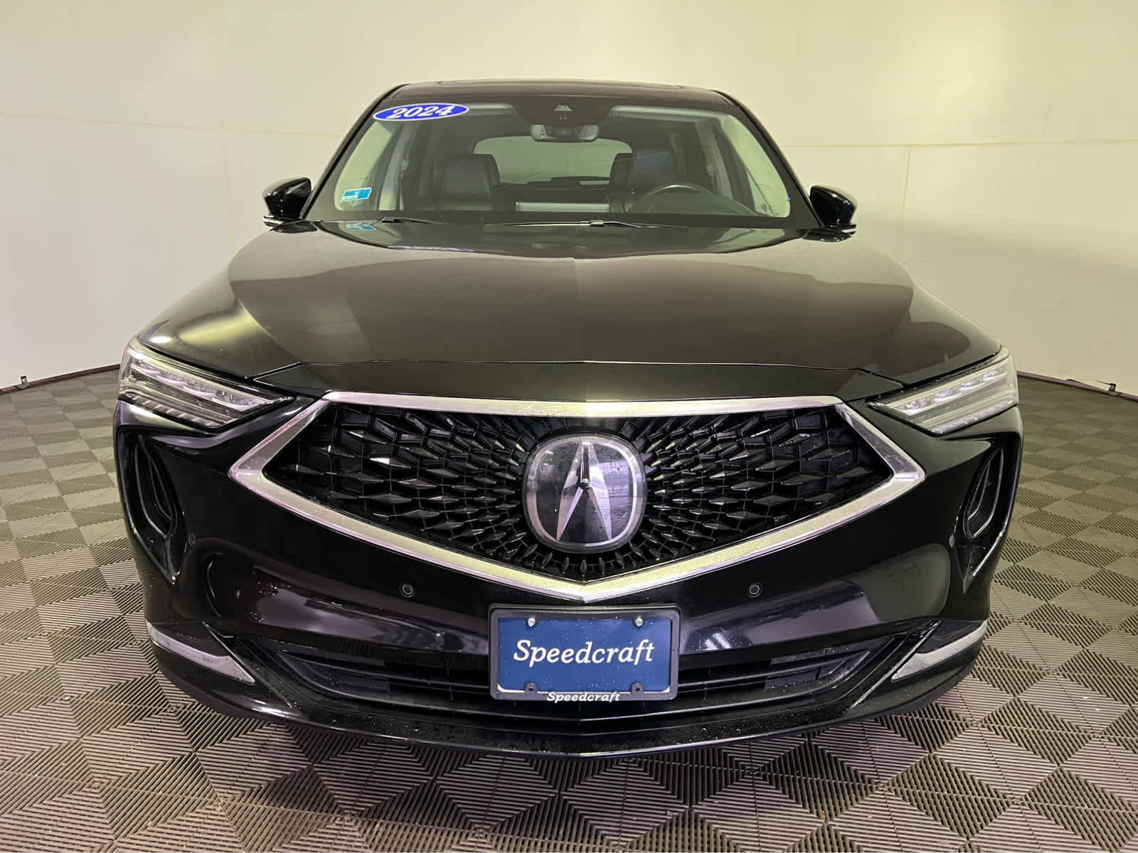 Used 2024 Acura MDX SH-AWD w/ Technology Package image 2