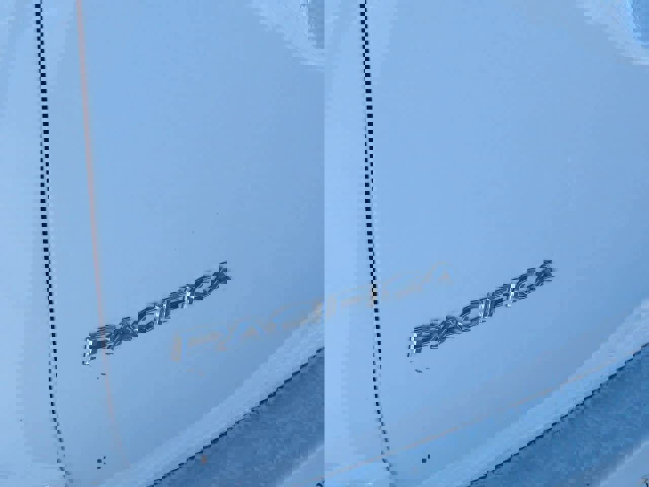 Used 2024 Chrysler Pacifica Touring-L image 5