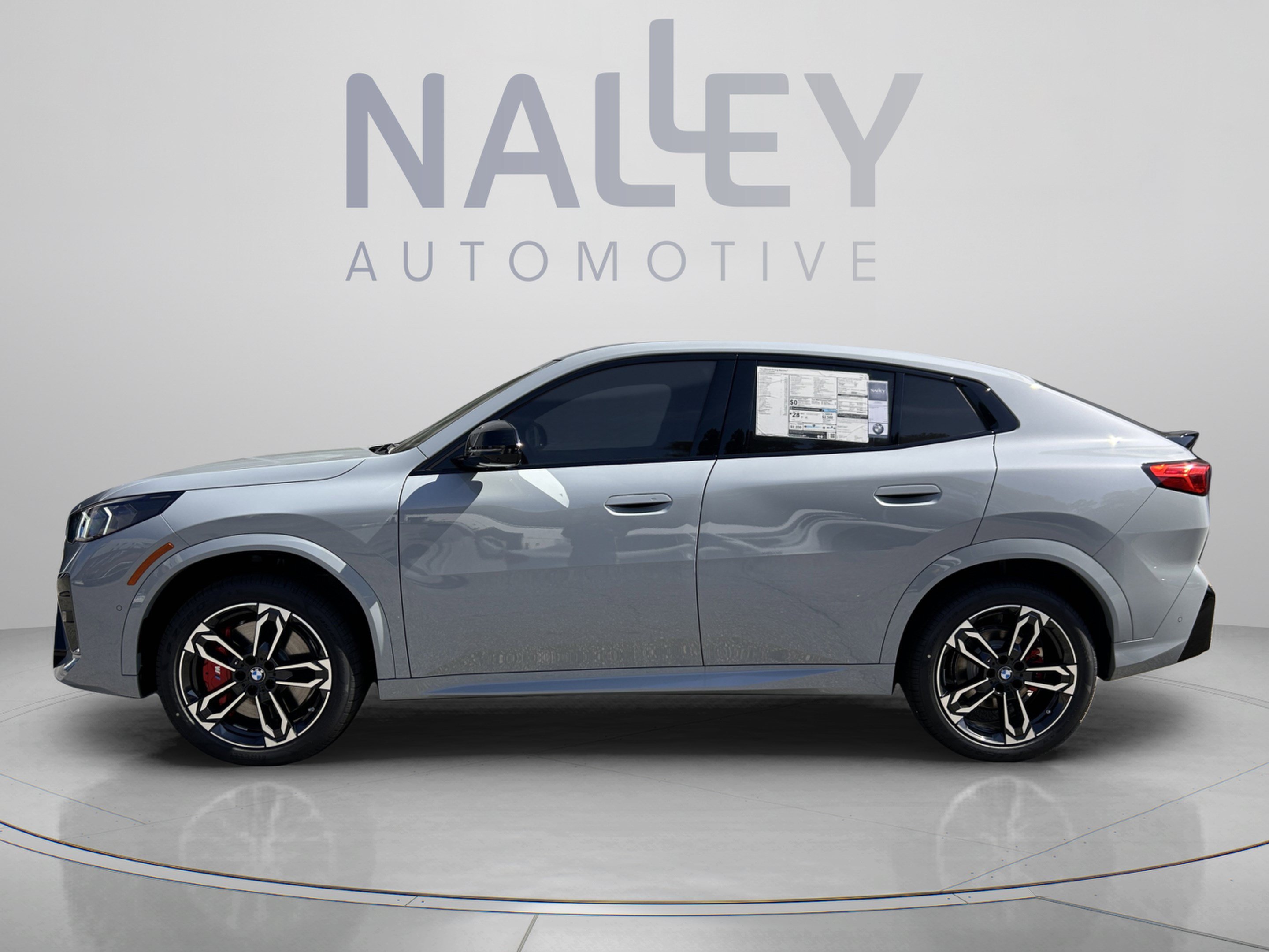 Used 2026 BMW X2 xDrive28i w/ Technology Package AWD/4WD image 2