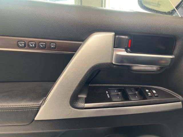 Used 2016 Toyota Land Cruiser AWD/4WD image 16