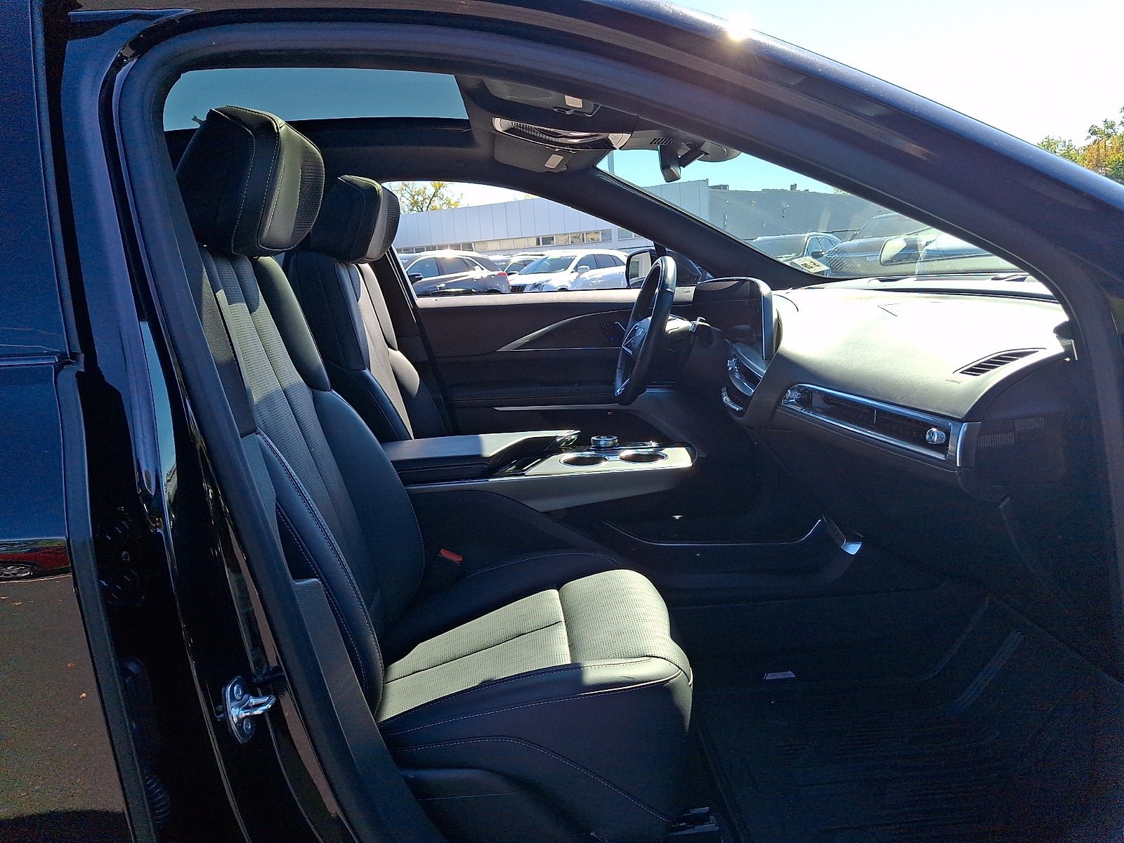 Certified 2024 Cadillac Lyriq Luxury AWD/4WD image 21