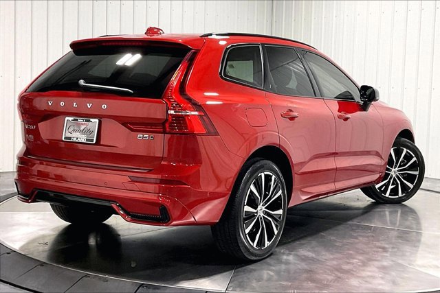 Used 2023 Volvo XC60 B5 Plus w/ Climate Package AWD/4WD image 13