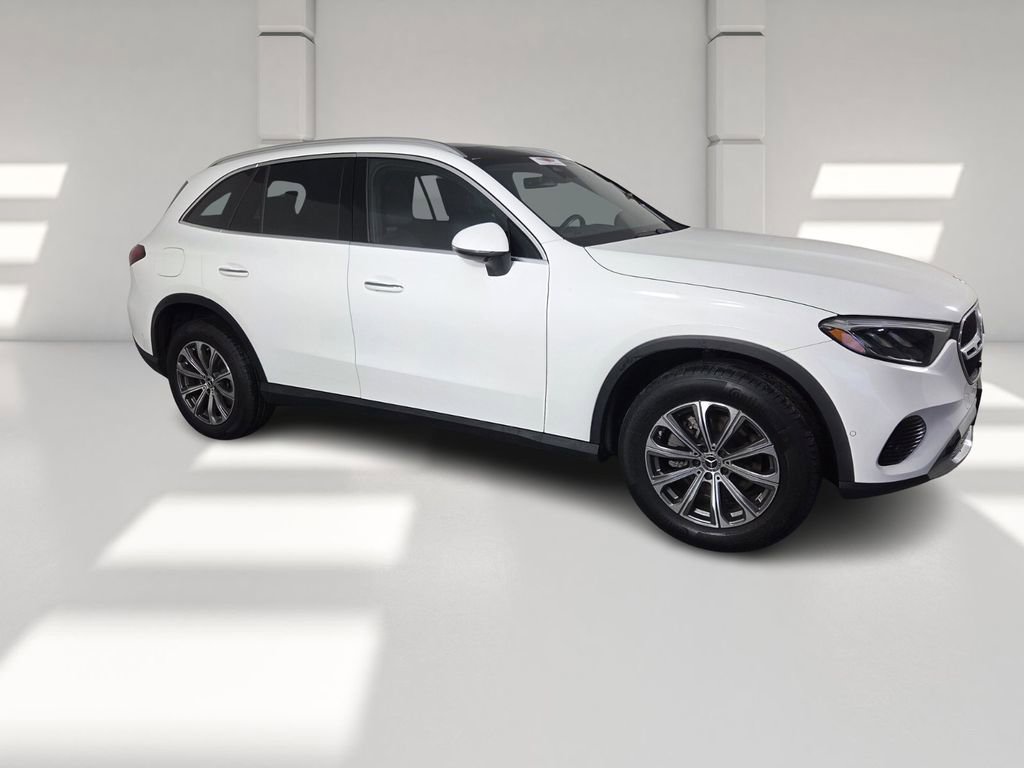 Used 2024 Mercedes-Benz GLC 300 image 4
