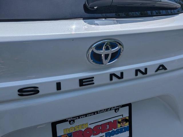 Used 2023 Toyota Sienna XLE FWD image 10