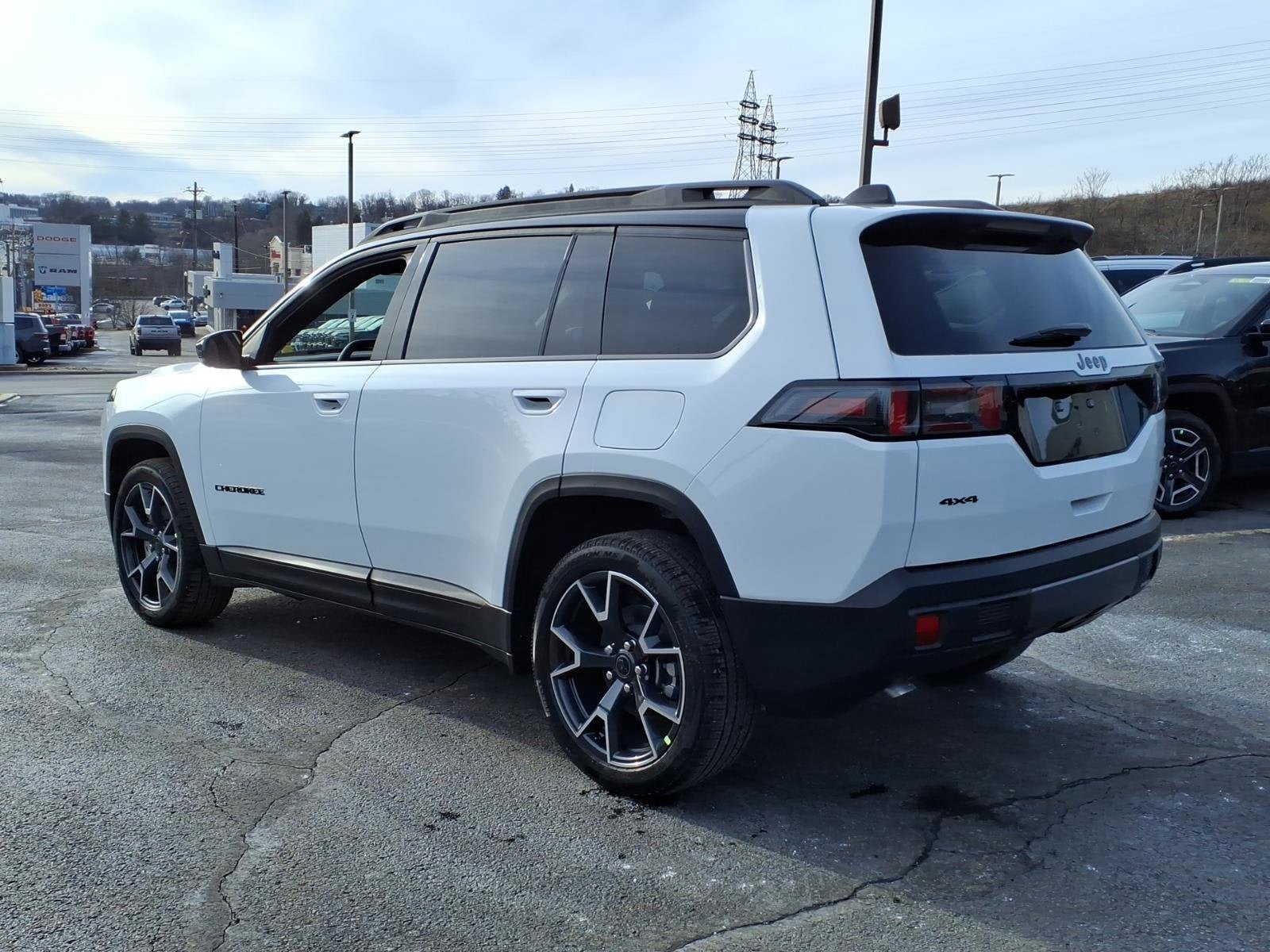 New 2026 Jeep Cherokee Overland image 3