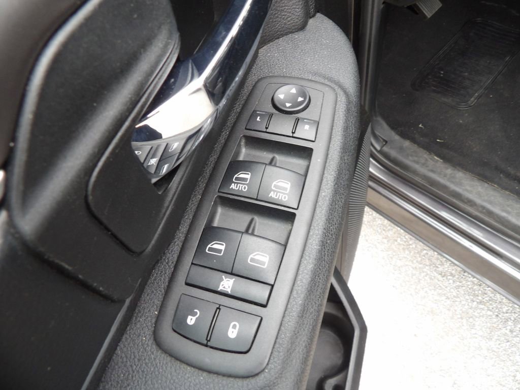 Used 2024 RAM 1500 Classic Warlock AWD/4WD image 11