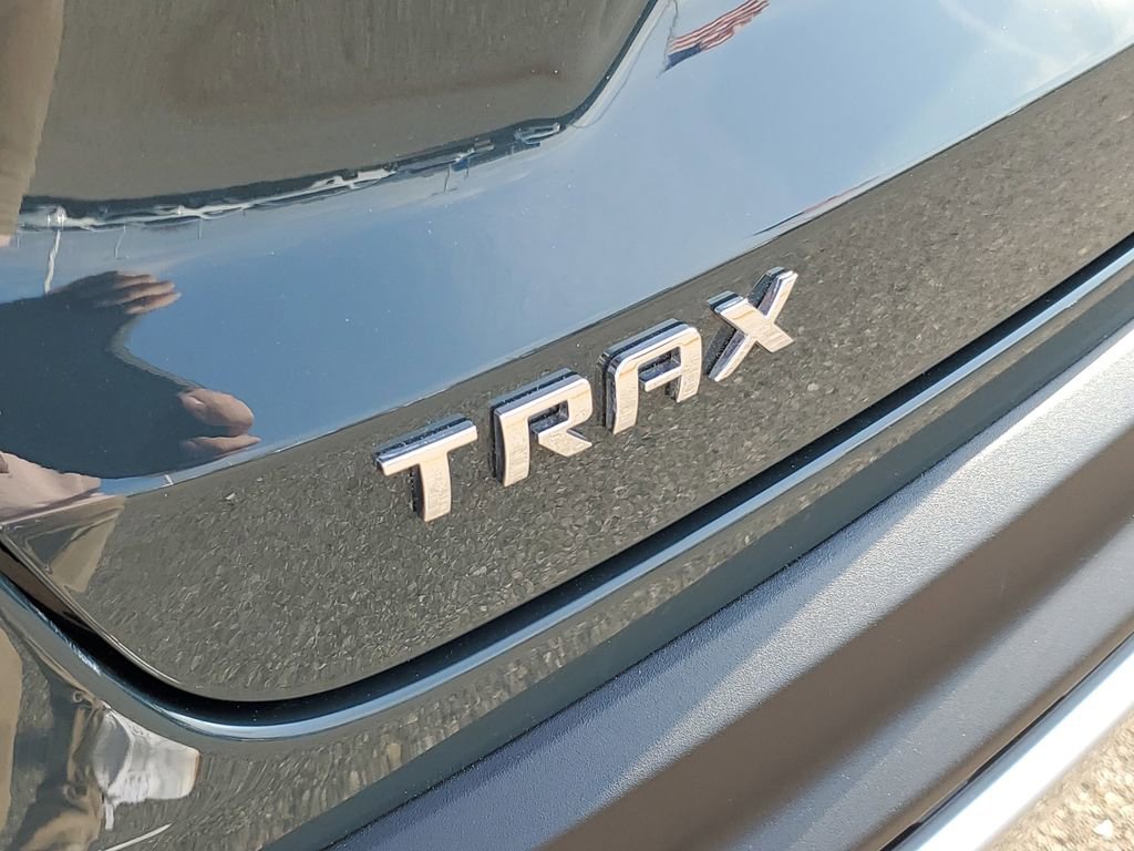 Used 2025 Chevrolet Trax LT w/ LT Convenience Package image 35