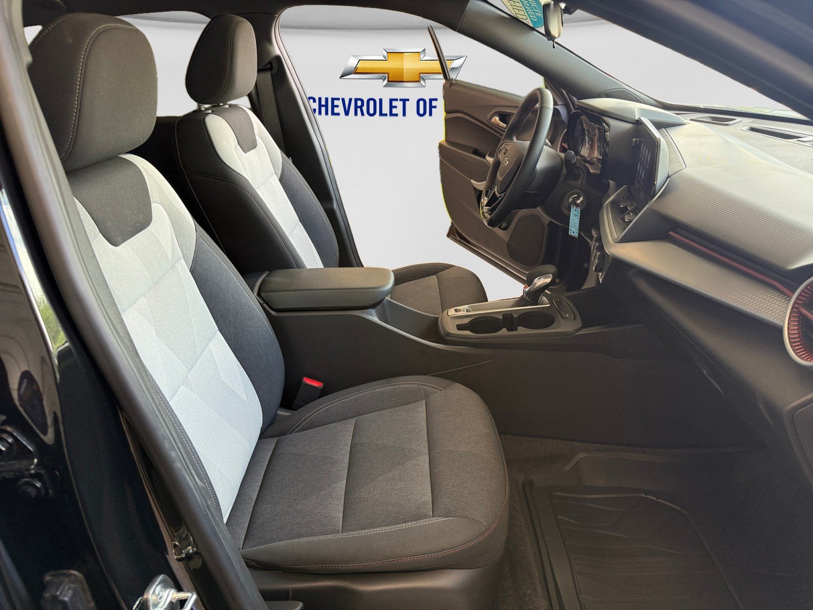 Used 2025 Chevrolet Trax RS w/ Driver Confidence Package FWD image 13