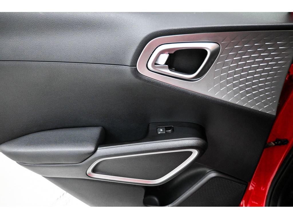 Used 2021 Kia Soul LX FWD image 26