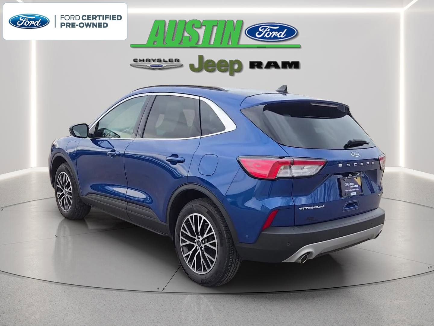 Certified 2022 Ford Escape Titanium w/ Titanium Premium Package FWD image 3