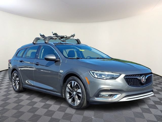Used 2018 Buick Regal Essence w/ Driver Confidence Package #1