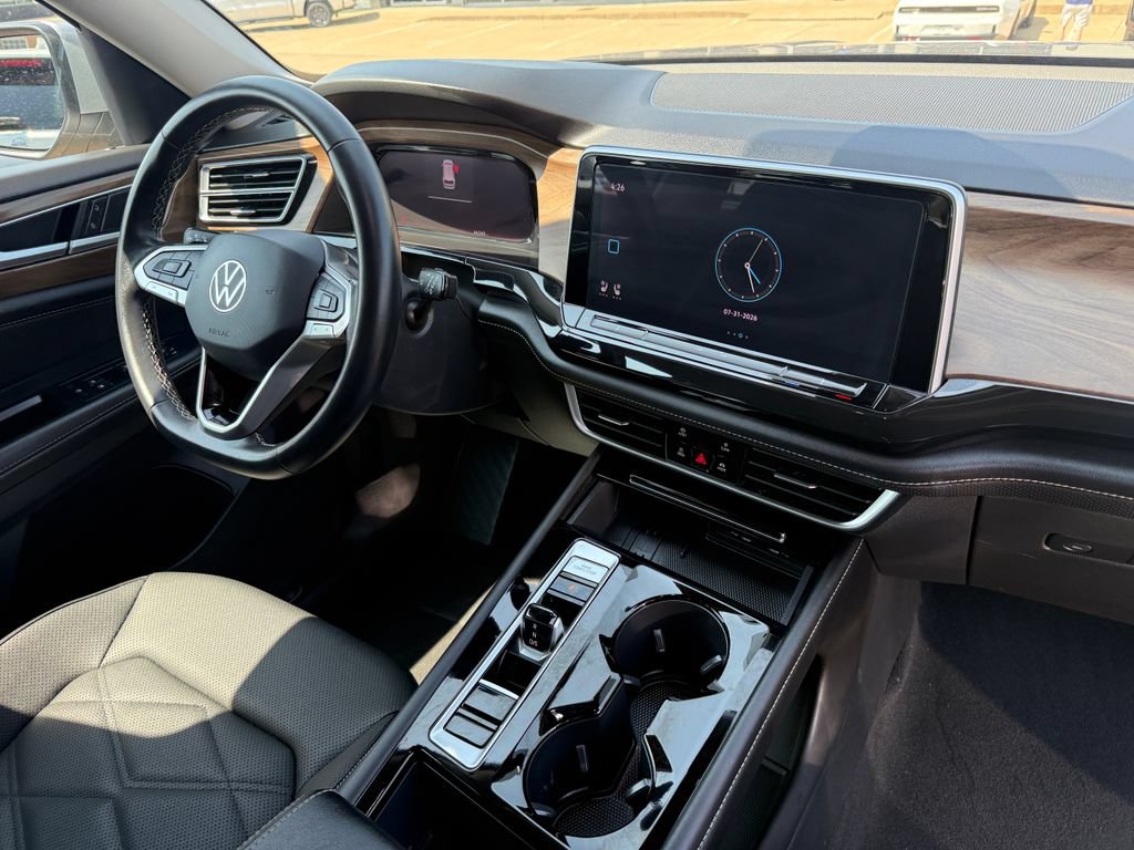 Used 2025 Volkswagen Atlas SE FWD image 17
