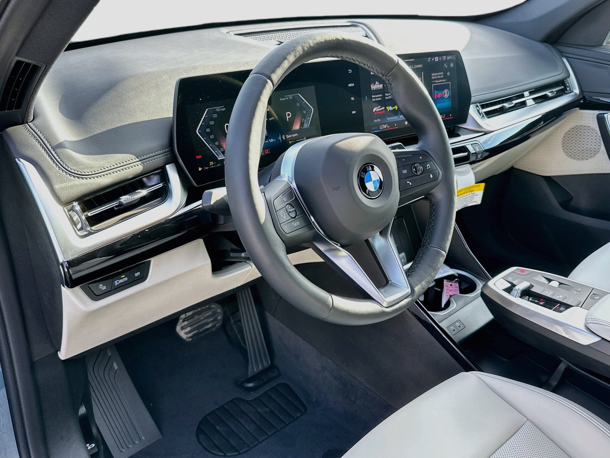 New 2027 BMW X1 xDrive28i AWD/4WD image 6