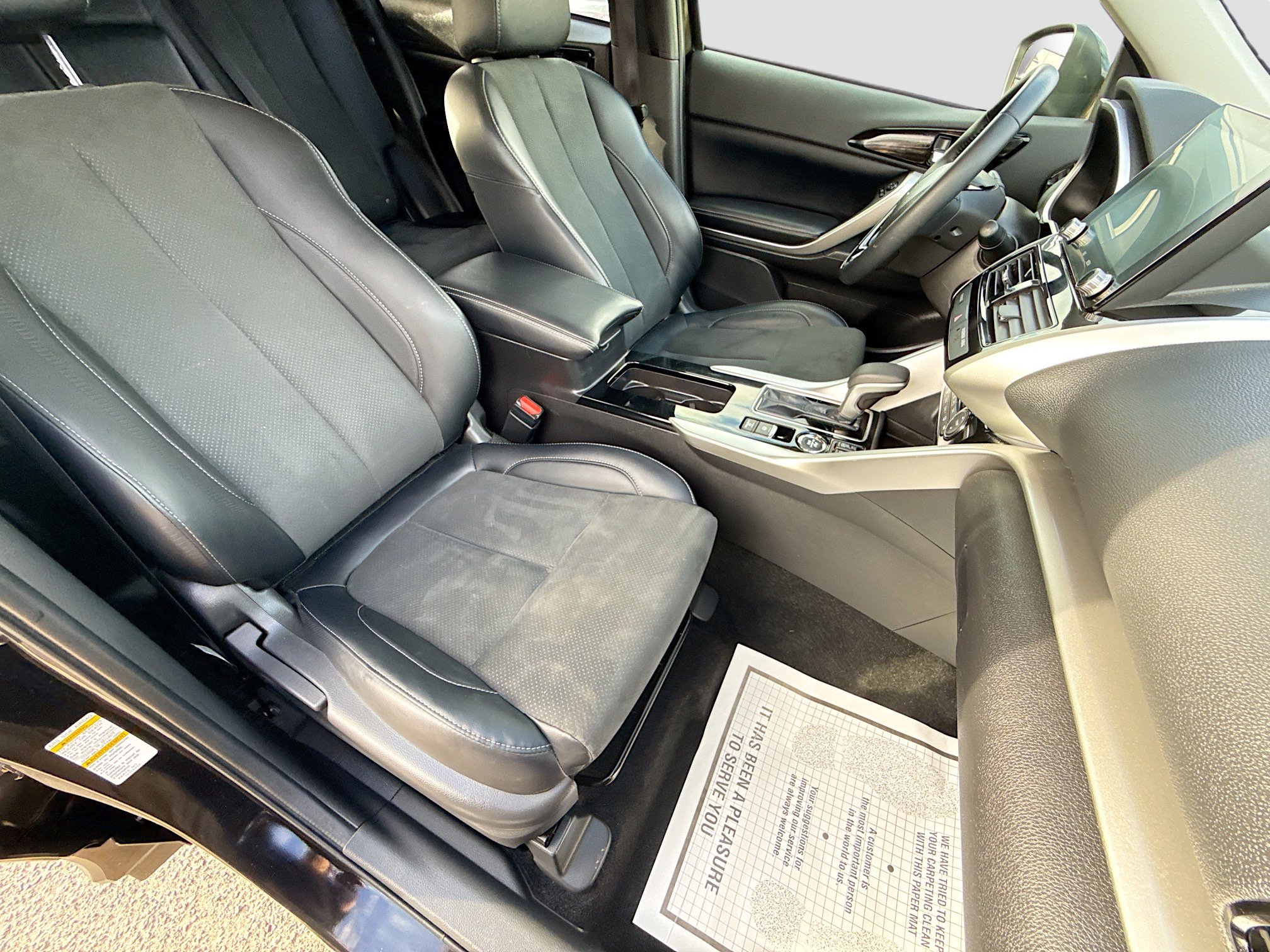 Used 2025 Mitsubishi Eclipse Cross Black Edition image 14