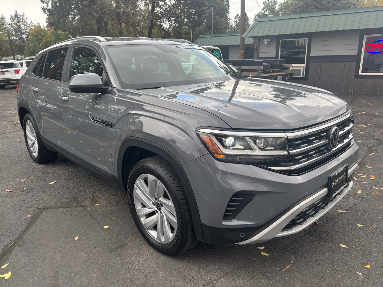 Used 2021 Volkswagen Atlas Cross Sport SE image 6