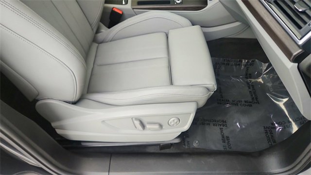 Used 2024 Audi Q5 e Prestige w/ Prestige Package image 25