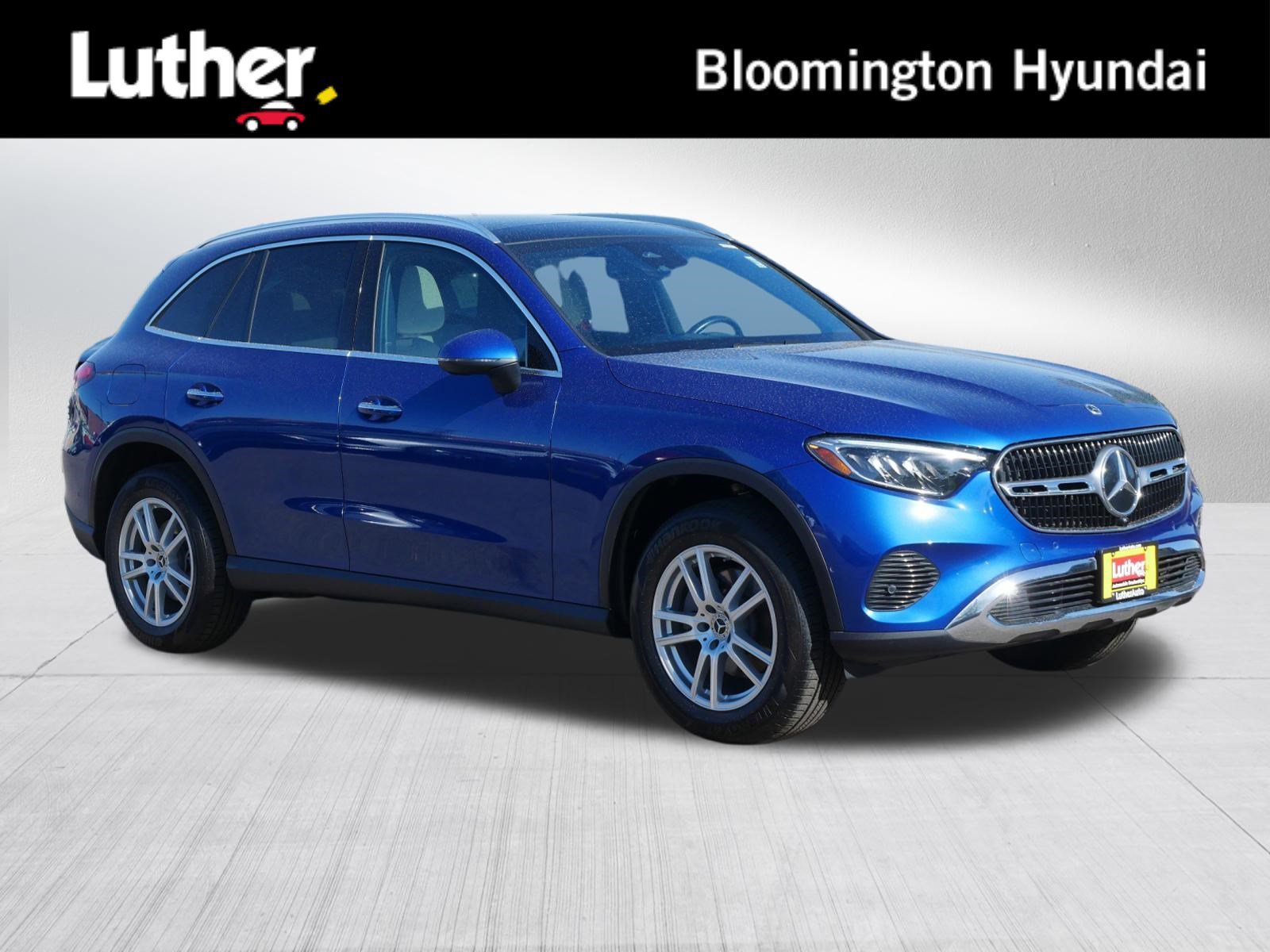 Used 2023 Mercedes-Benz GLC 300 4MATIC image 1