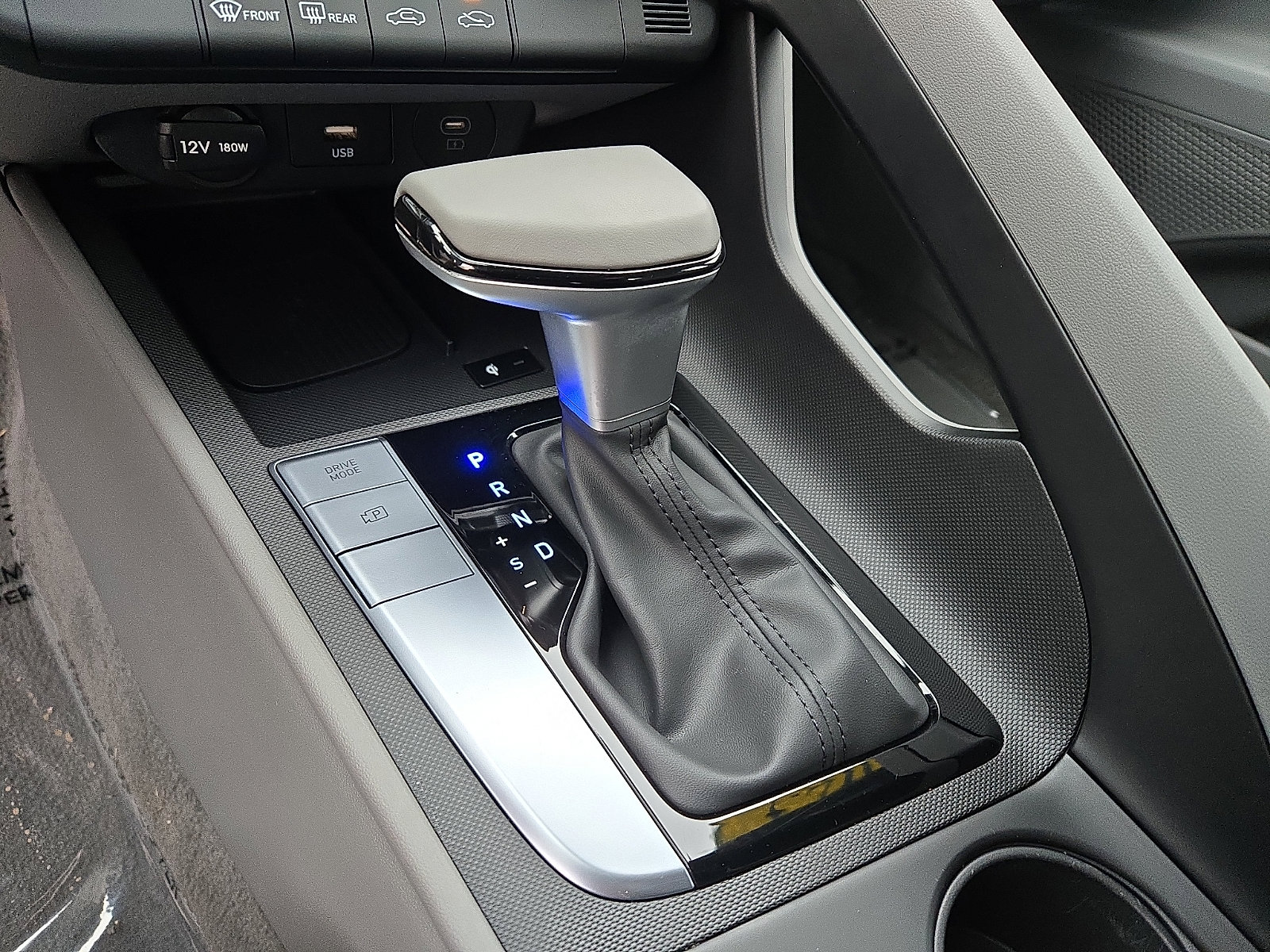 Used 2025 Hyundai Elantra Sport image 22