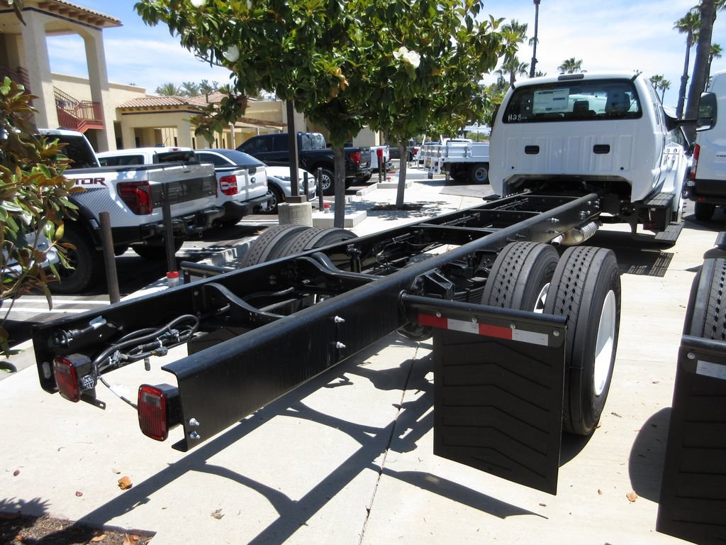 New 2026 Ford F650 2WD SuperCab Super Duty image 3