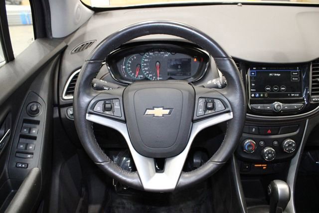 Used 2019 Chevrolet Trax LT w/ LT Convenience Package image 25