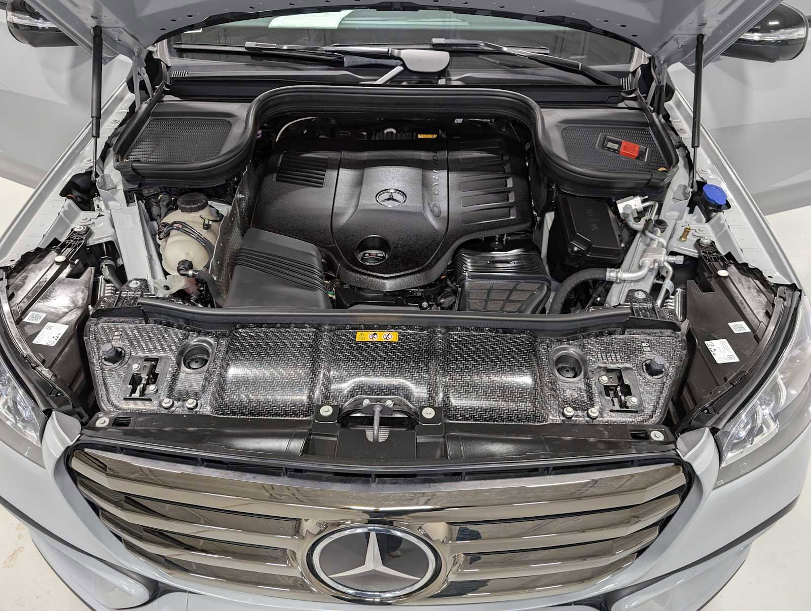 Certified 2025 Mercedes-Benz GLS 450 4MATIC image 14