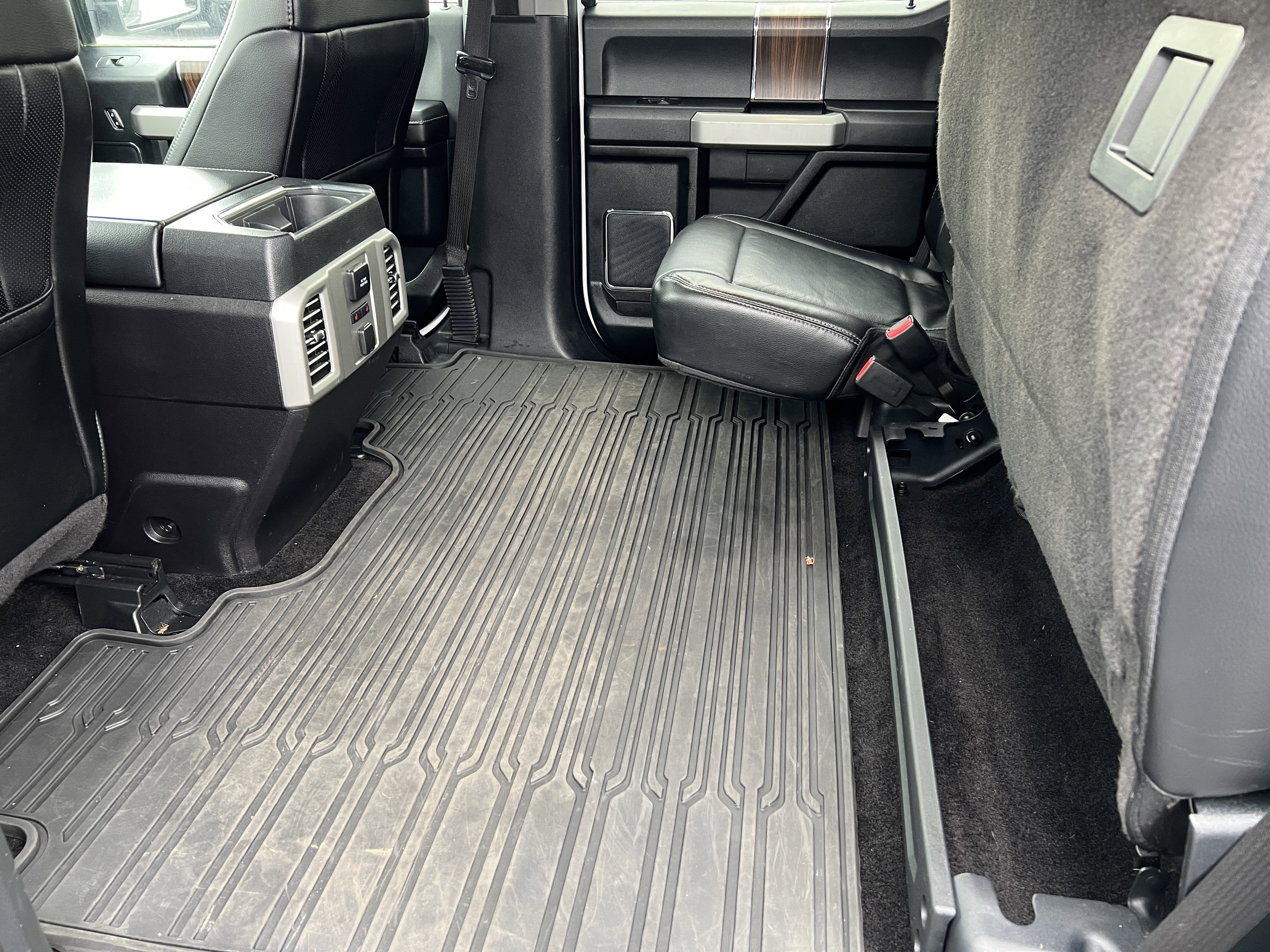 Used 2016 Ford F150 Lariat w/ Equipment Group 502A Luxury image 18