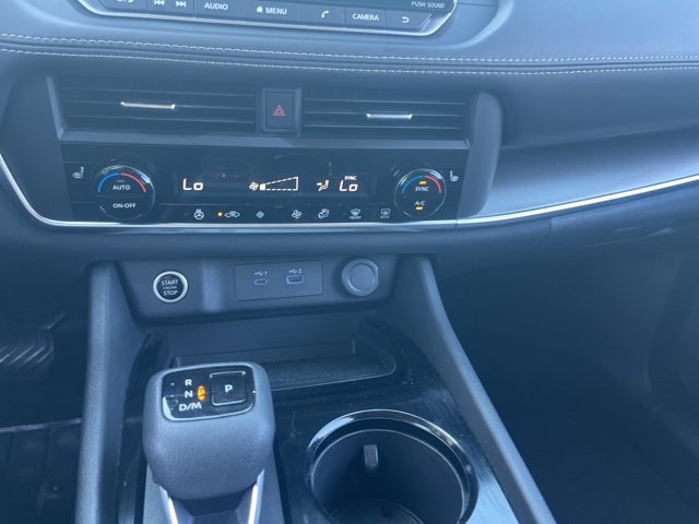 Used 2023 Nissan Rogue SV w/ SV Premium B Package image 16