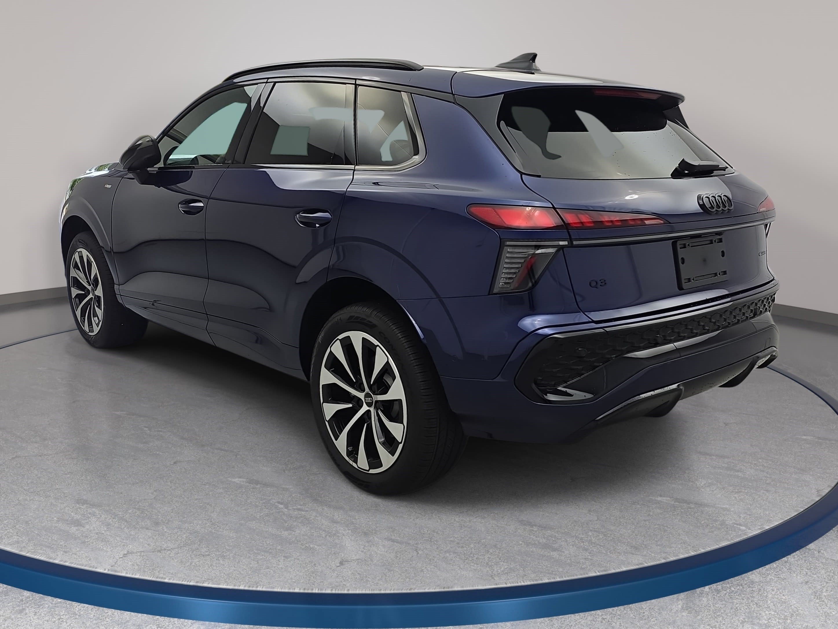 New 2026 Audi Q3 quattro 2.0T AWD/4WD image 7