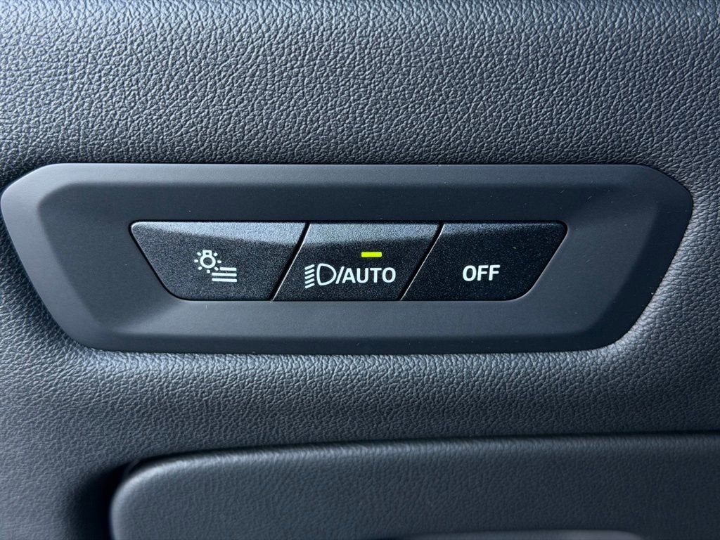 New 2026 BMW X5 xDrive50e w/ Premium Package image 28