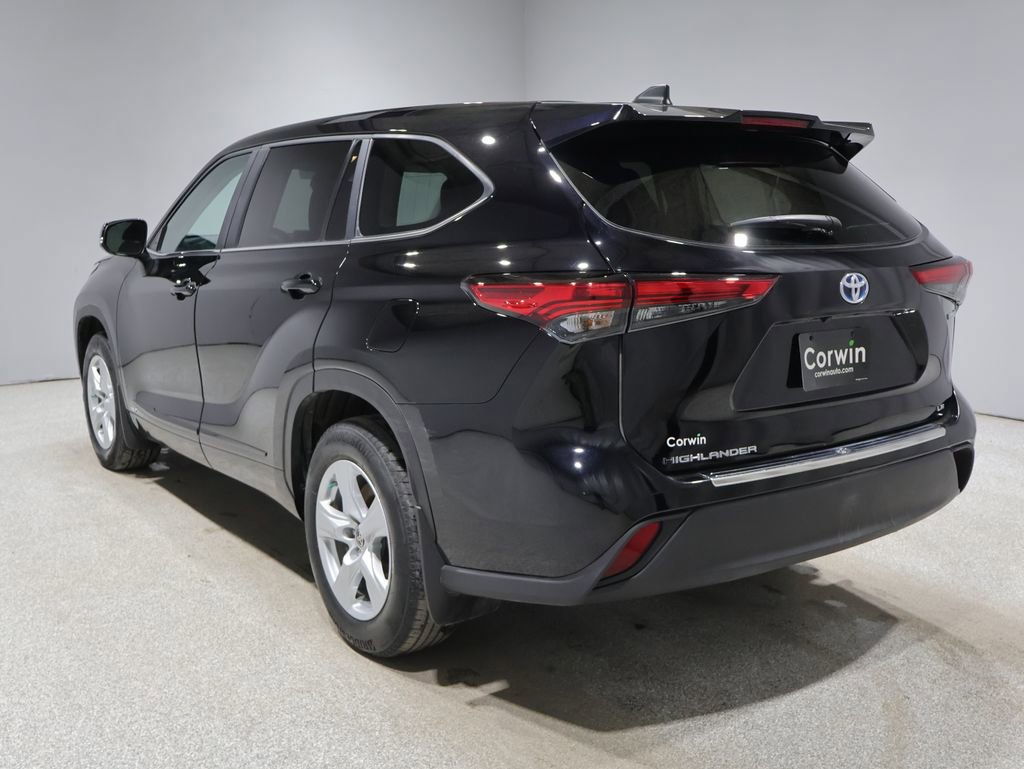 Used 2023 Toyota Highlander LE image 5