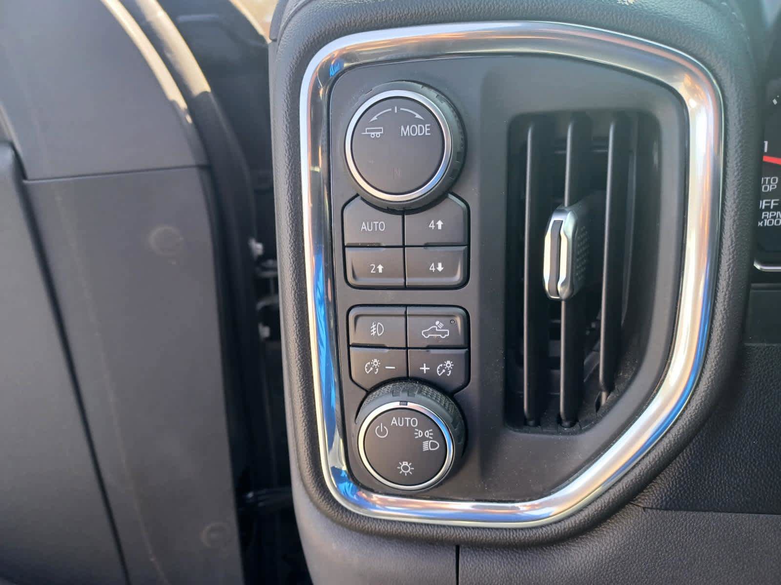 Used 2021 Chevrolet Silverado 1500 LT Trail Boss w/ Convenience Package II image 17