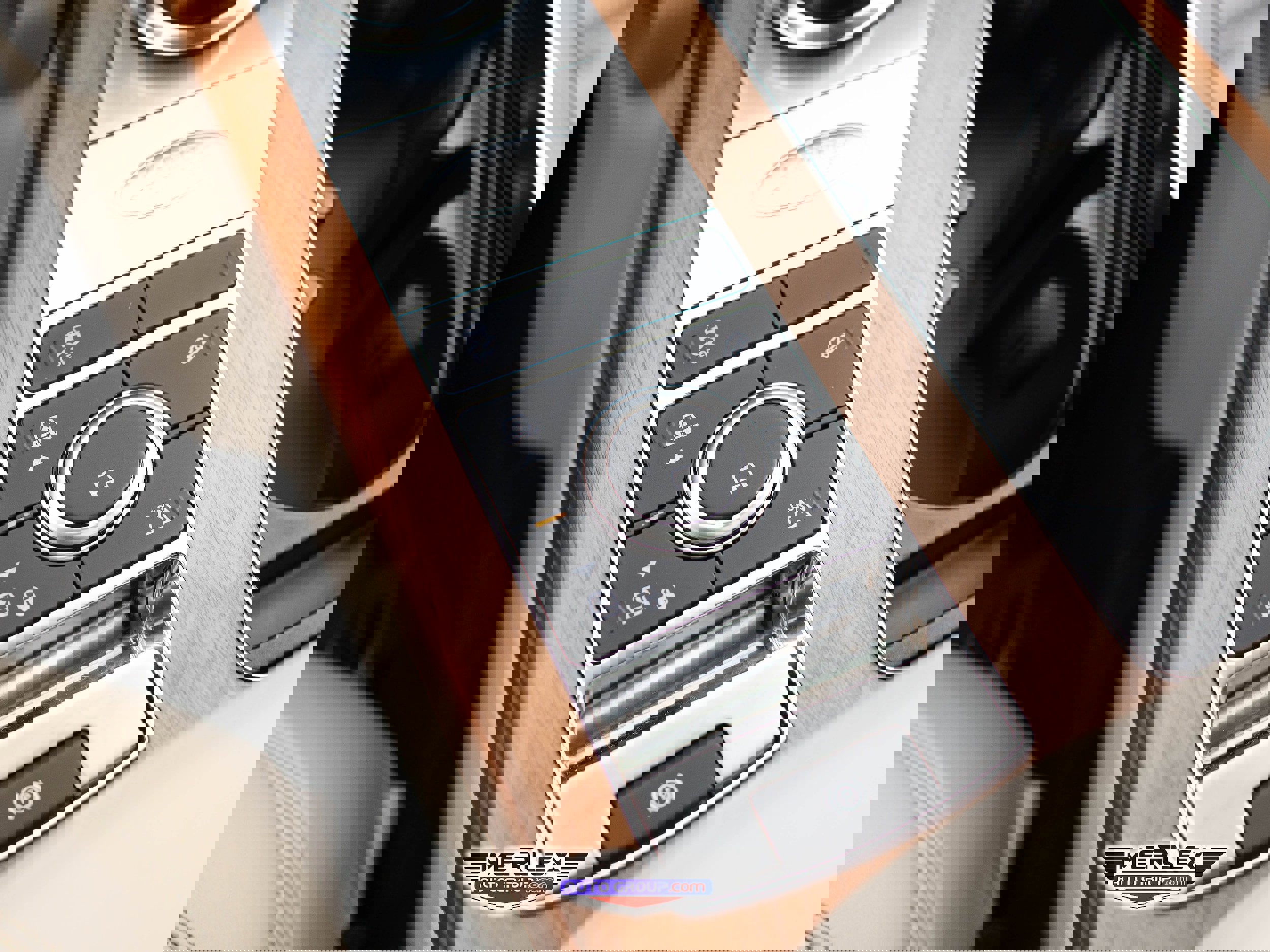 Used 2018 Land Rover Range Rover Supercharged image 38