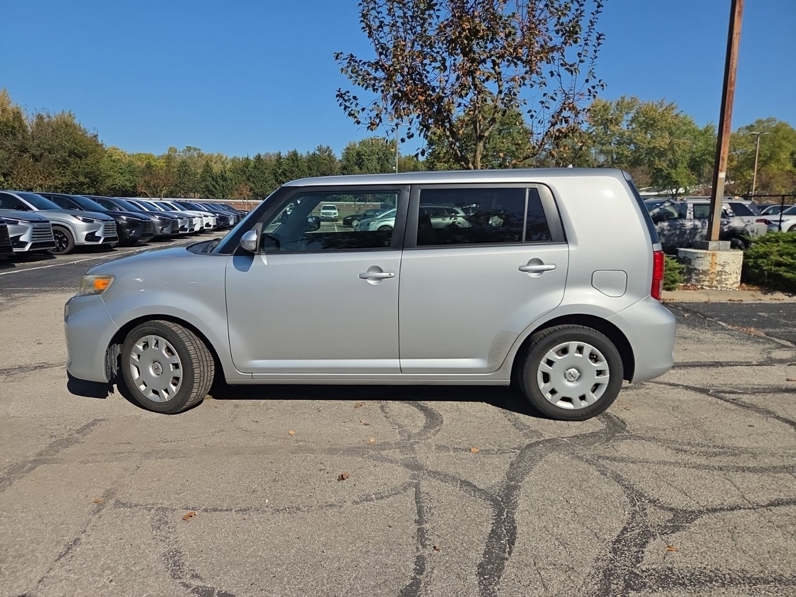 Used 2015 Scion xB FWD image 12
